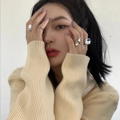 曲线窈窕非梦事海报